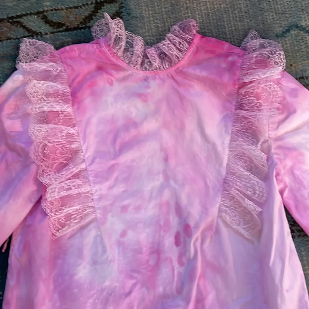 Vintage pink and white lace trimmed blouse size medium - Picture 3 of 15